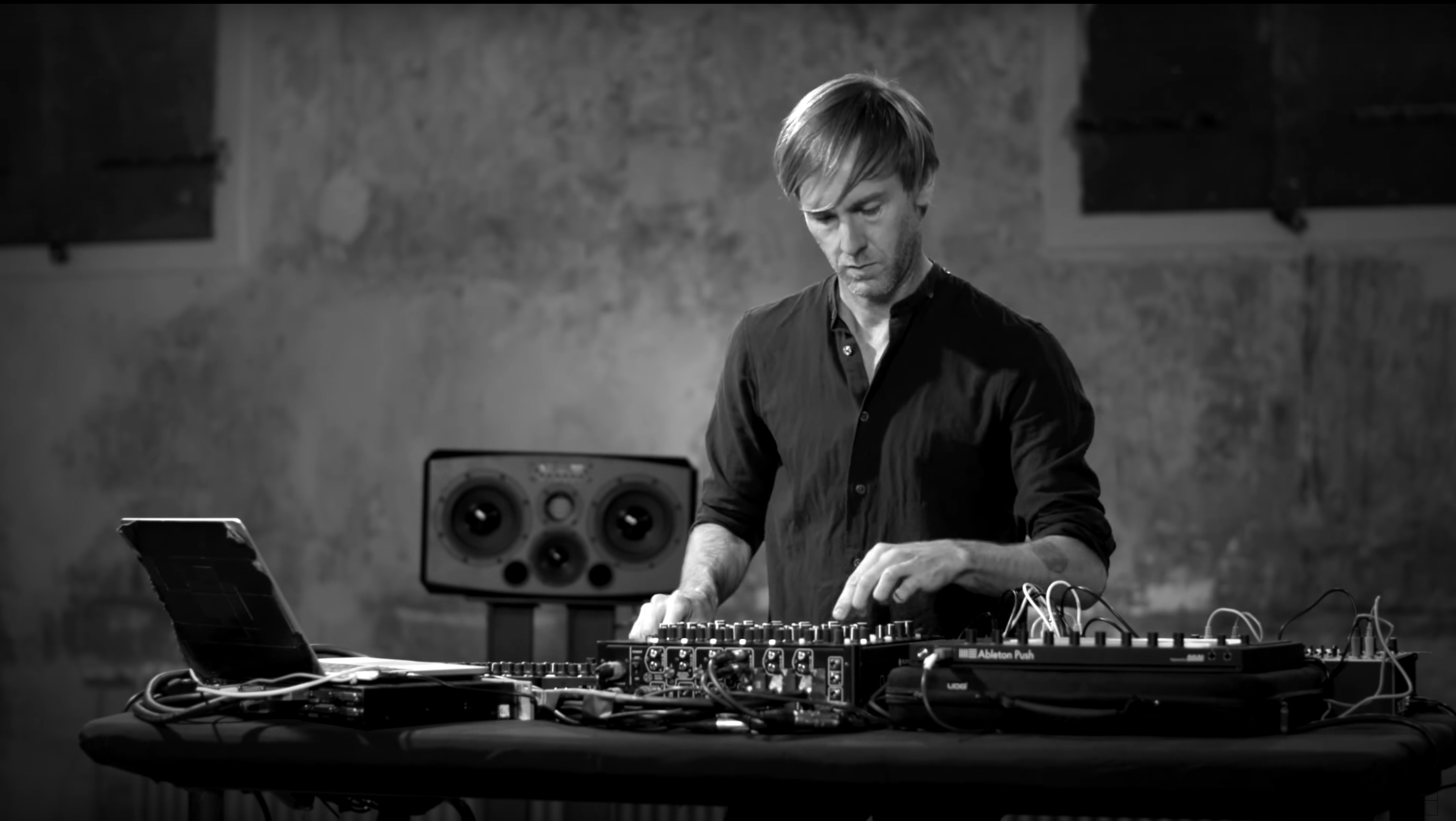 How I PLAY: Richie Hawtin MODEL 1 DJ Setup