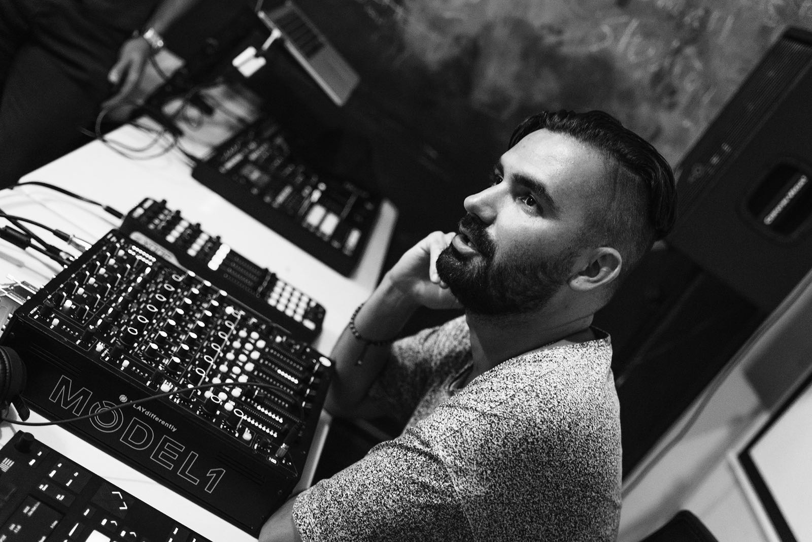 Artist Feature: Alx (Descend Records, Miami, US)